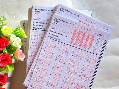 答题卡一般是什么纸质？